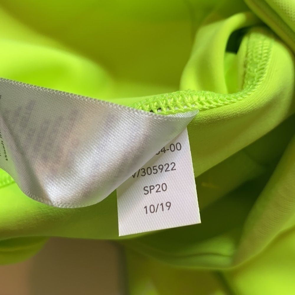 ‎Athleta Stay Fly Reflective Compression 9" Shorts - Picture 12 of 13